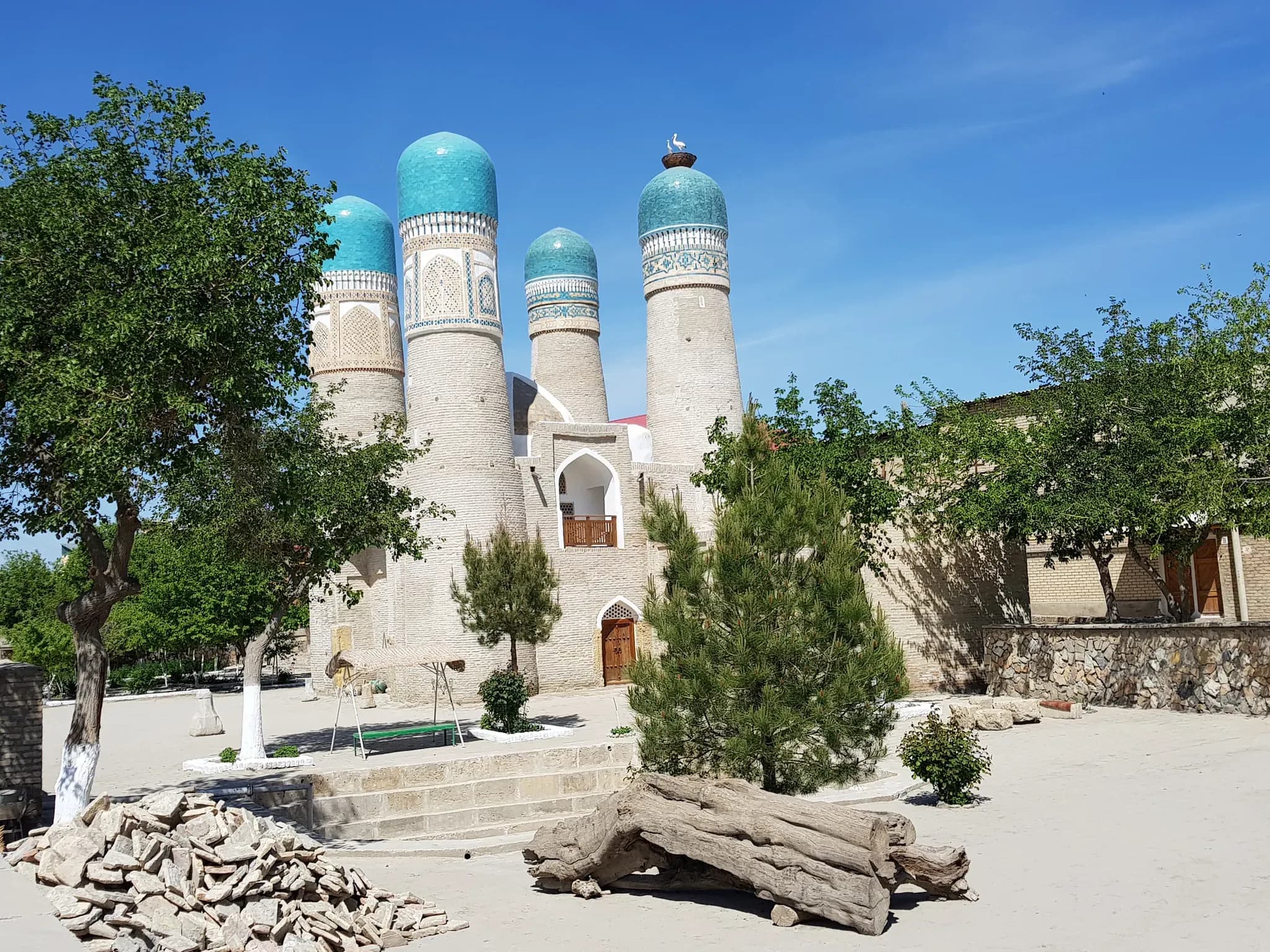 The Portal of Chor Minor: Reading the Architecture of Its Four Distinct Towers