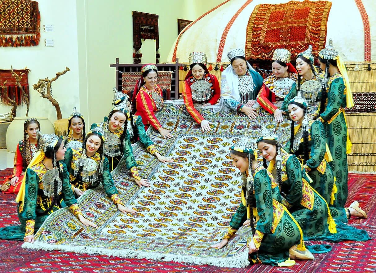 Inside Uzbekistan's Craft Culture: Uzbek Handicrafts and Souvenirs