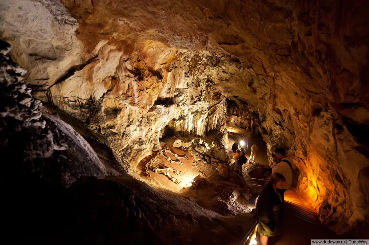 The Sacred Cave of Hazrat Daood: David’s Mountain and the Pilgrim Stairway