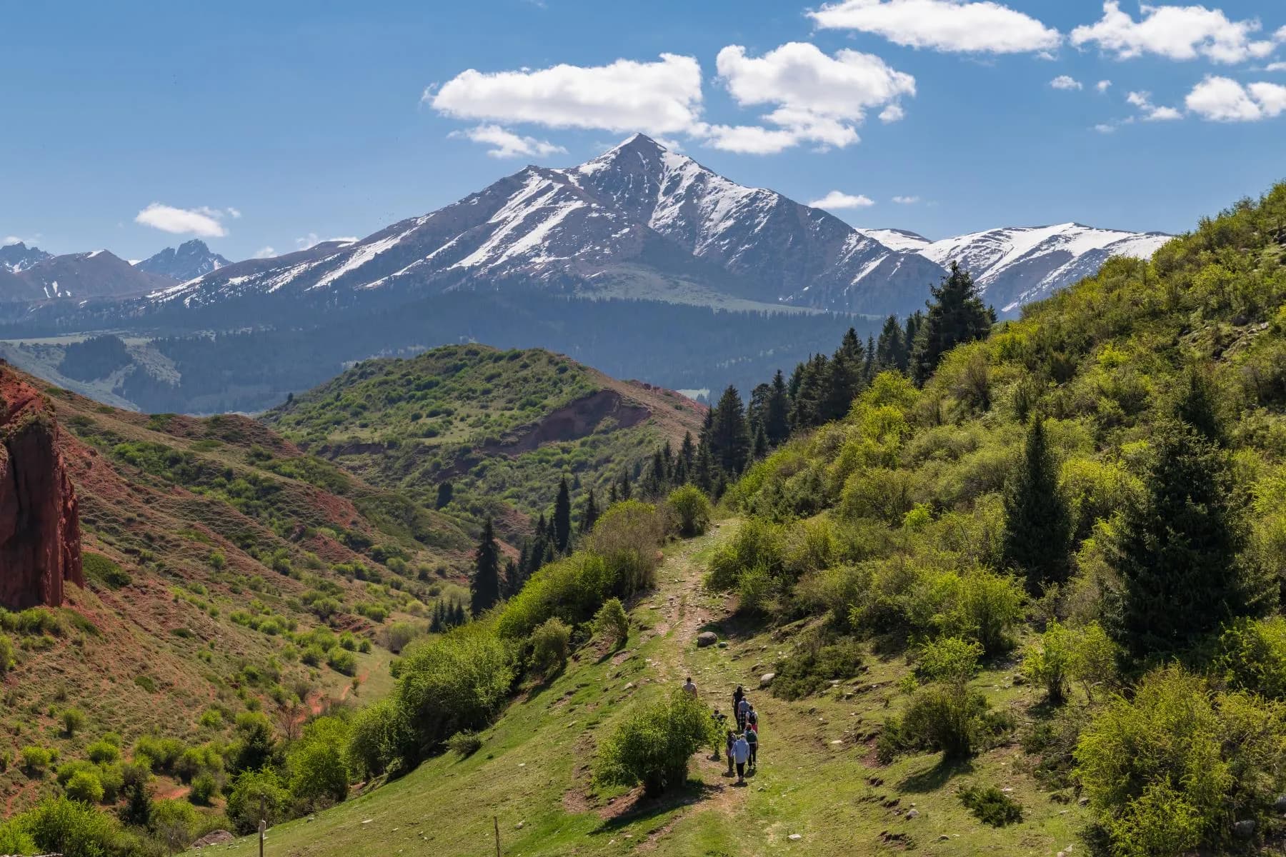 The Seven Bulls of Jeti-Oguz: The Legend Behind Kyrgyzstan’s Red Cliffs