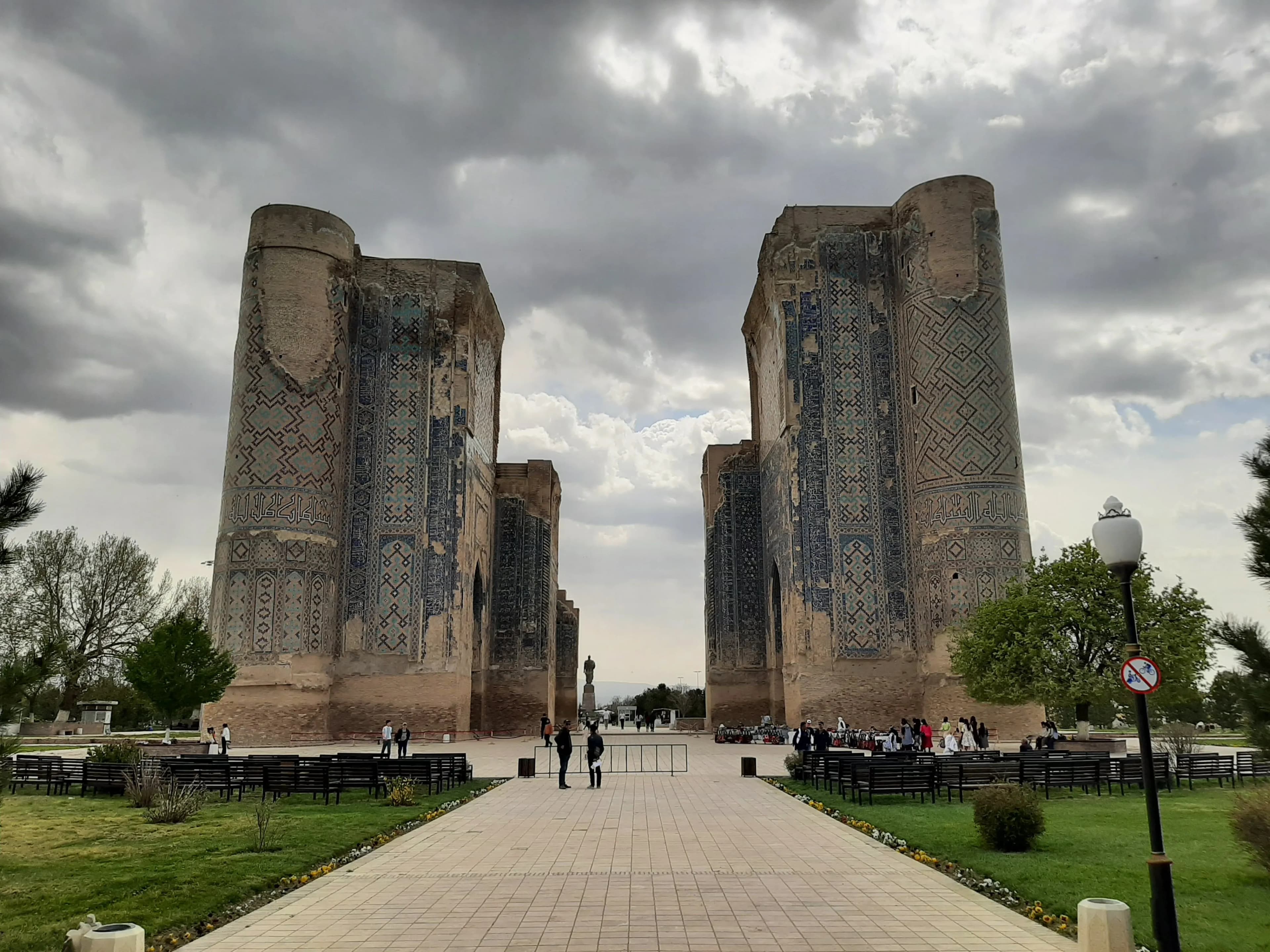 Ak-Saray Palace: Engineering Audacity and the Lost Grandeur of Timur’s Summer Residence