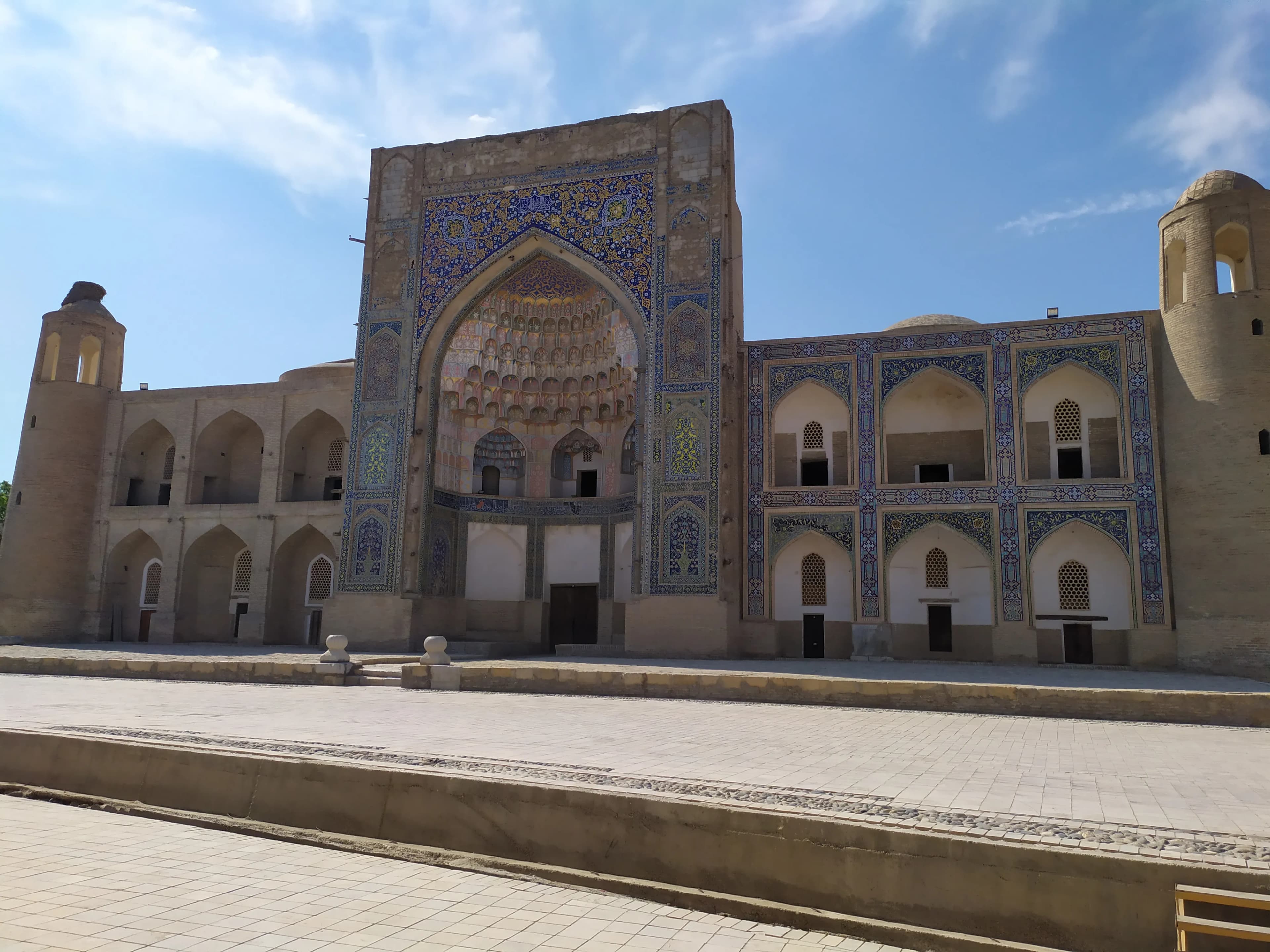 Bukhara Summer Shade Route: When to Go and How to Stay Comfortable