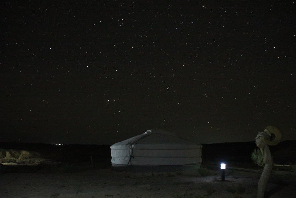 Wuestennacht im Kysylkum: Jurte, Sterne und Stille