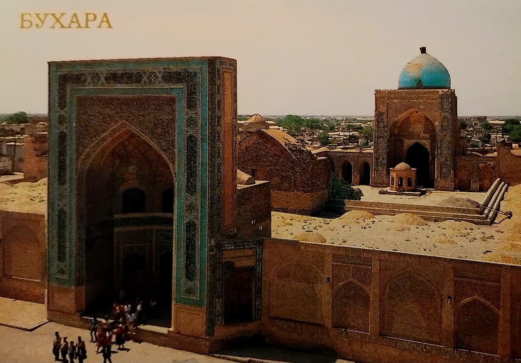 Buchara am fruehen Morgen: Ein leiser Start in die Seidenstrasse